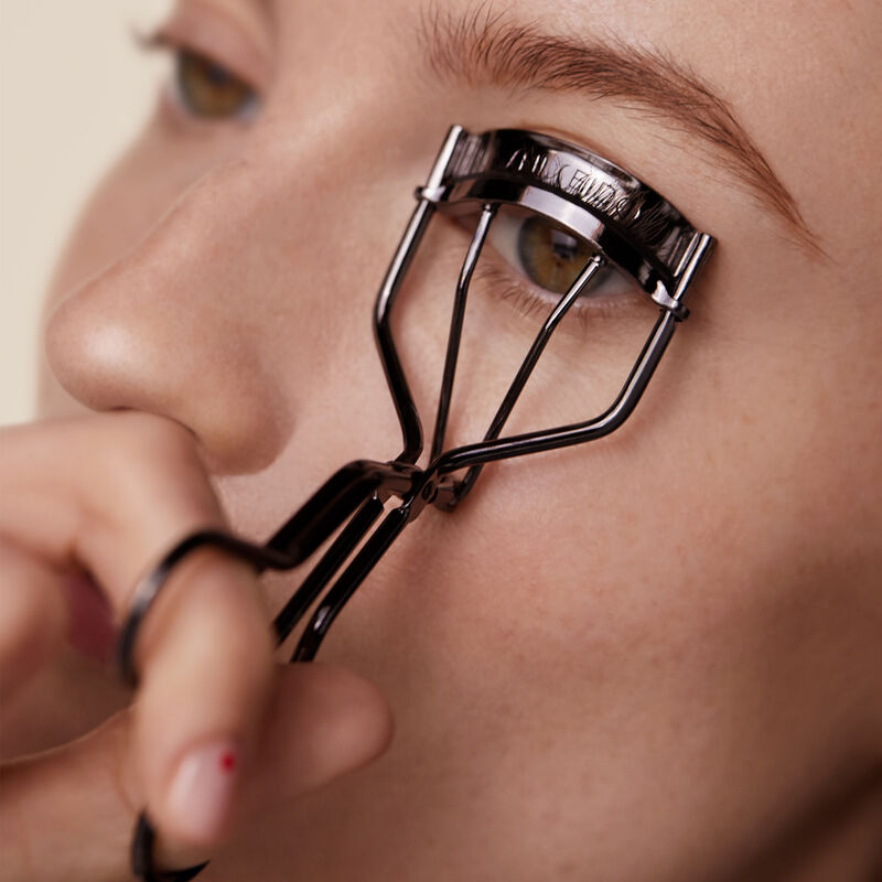 EYELASH CURLER / SHISEIDO