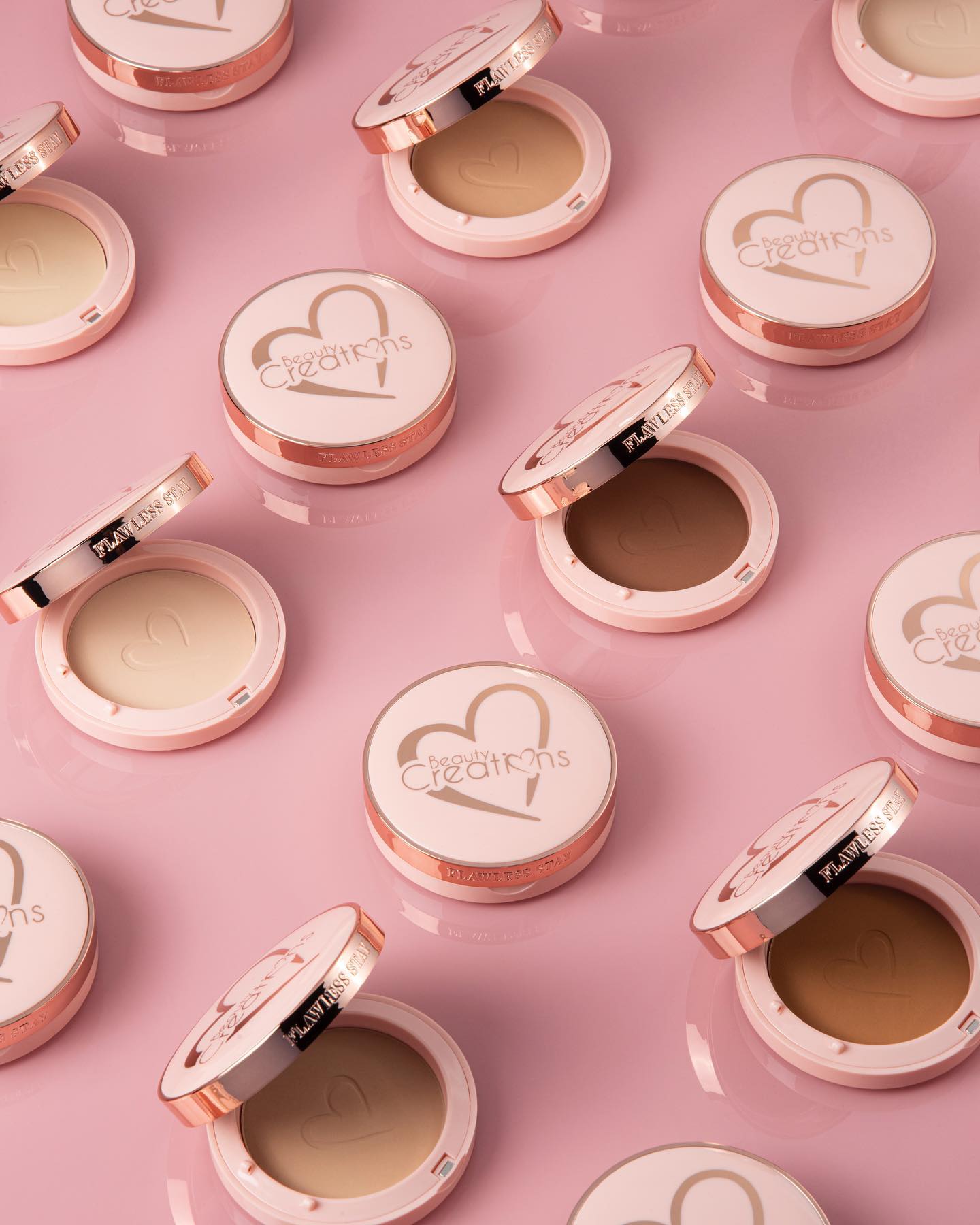 FLAWLESS STAY POWDER FOUNDATION