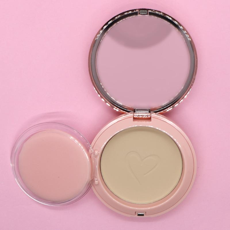 FLAWLESS STAY POWDER FOUNDATION